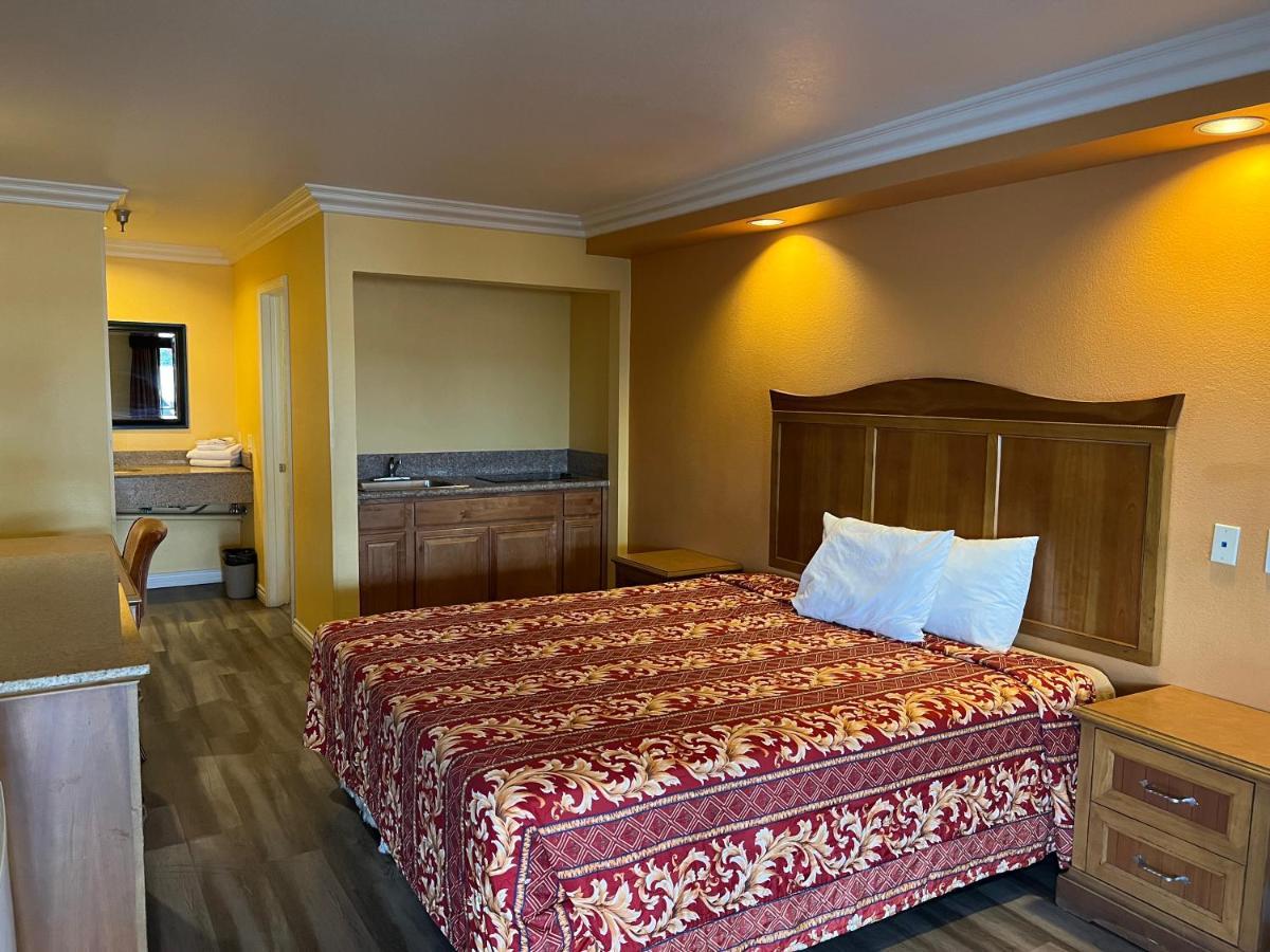 Industry Inn & Suites La Puente Eksteriør bilde