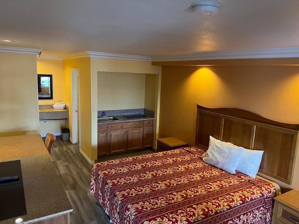 Industry Inn & Suites La Puente Eksteriør bilde