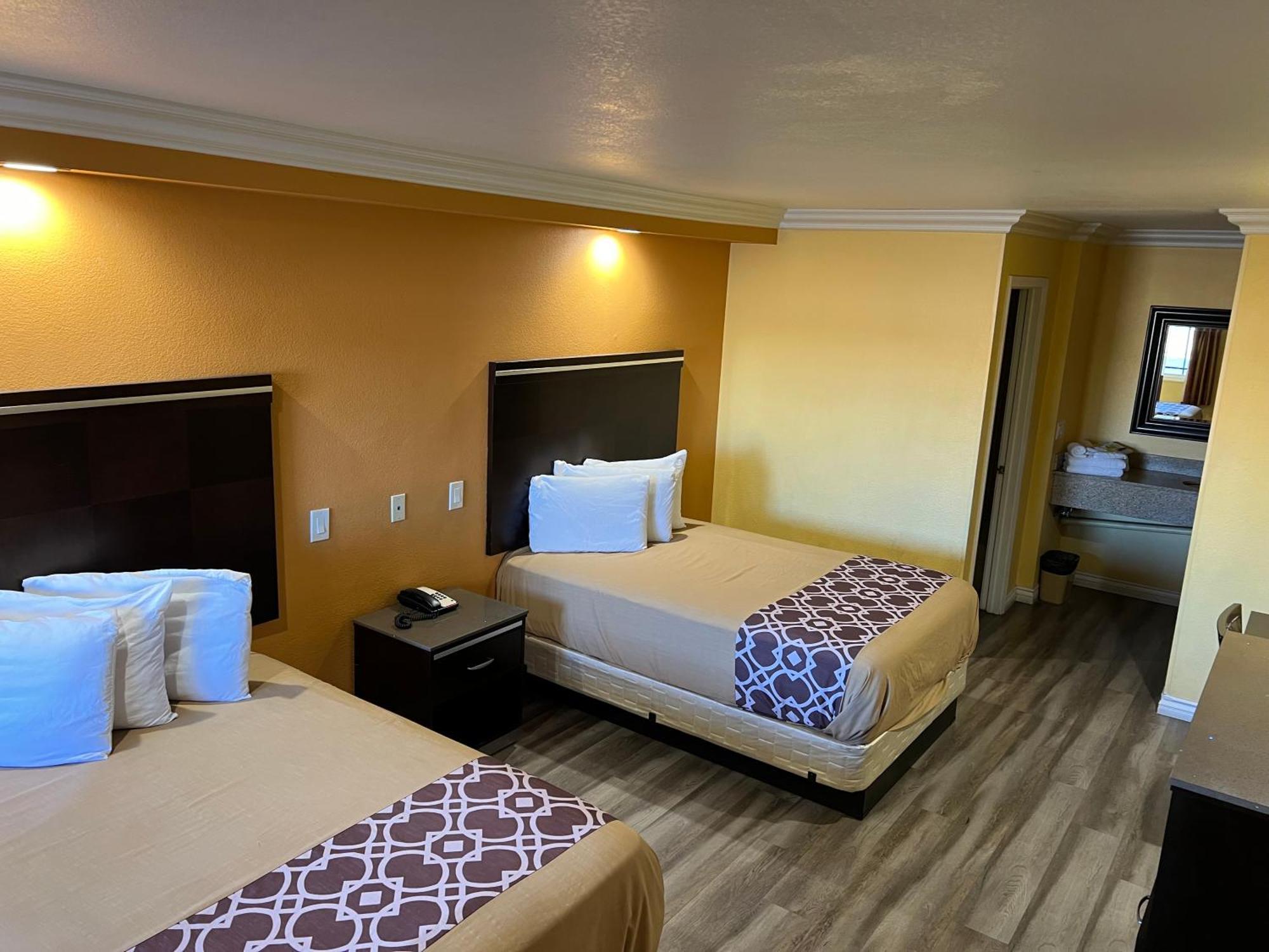 Industry Inn & Suites La Puente Eksteriør bilde