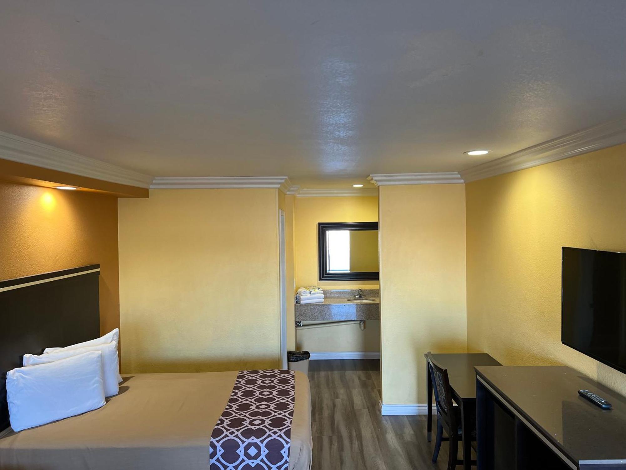 Industry Inn & Suites La Puente Eksteriør bilde