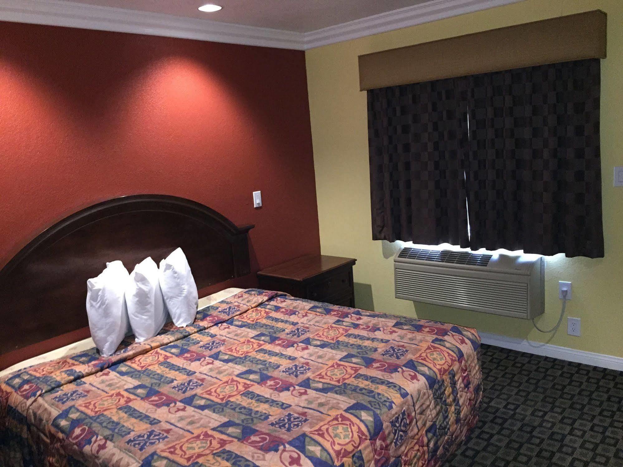 Industry Inn & Suites La Puente Eksteriør bilde