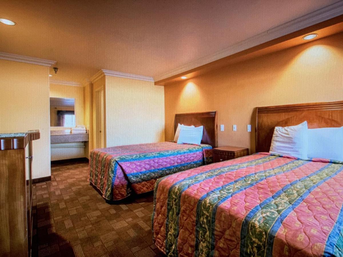 Industry Inn & Suites La Puente Eksteriør bilde